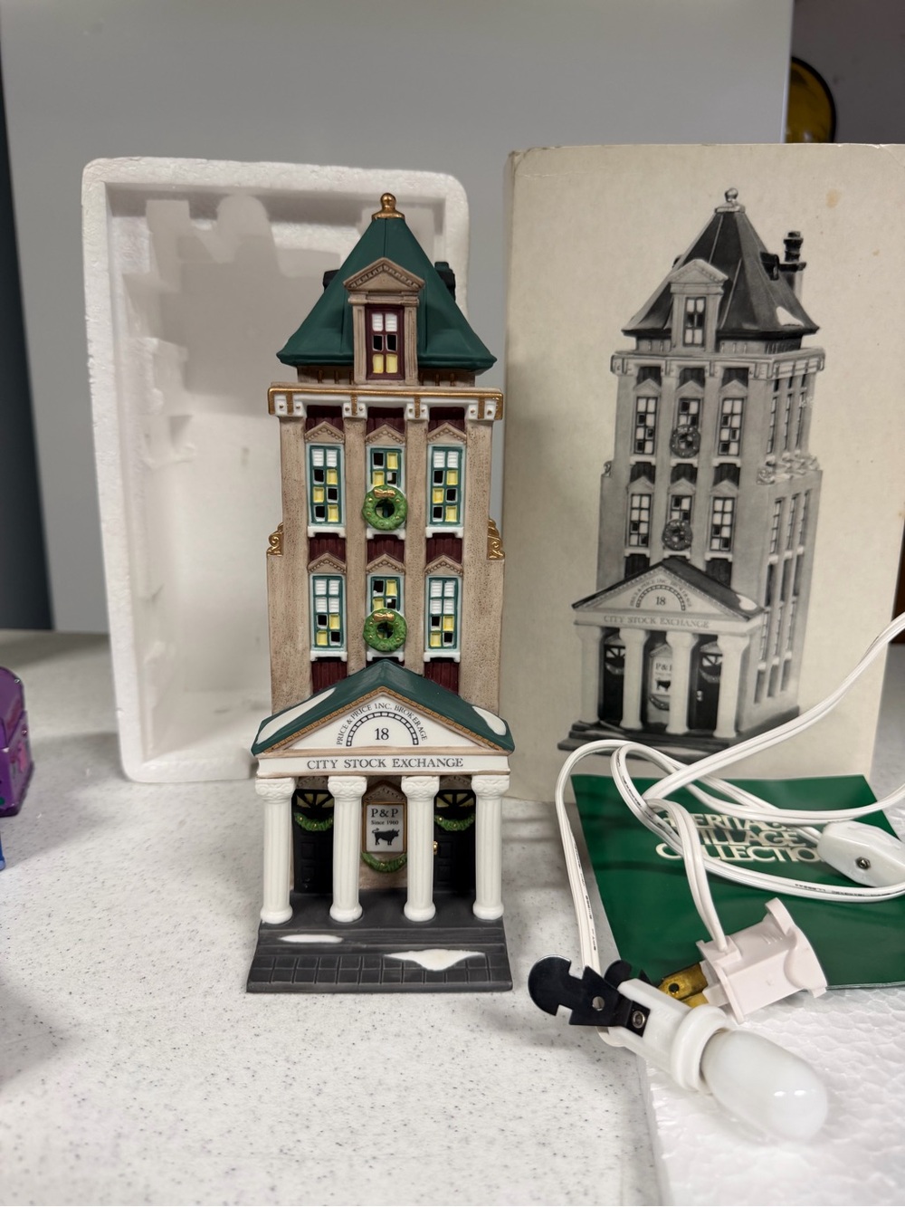 Dept. 56 Christmas In The City 1994 Brokerage House #5881-5 Stock Exchange
